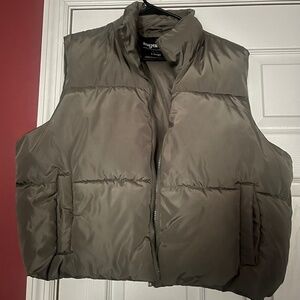 2 New Puffer Vests